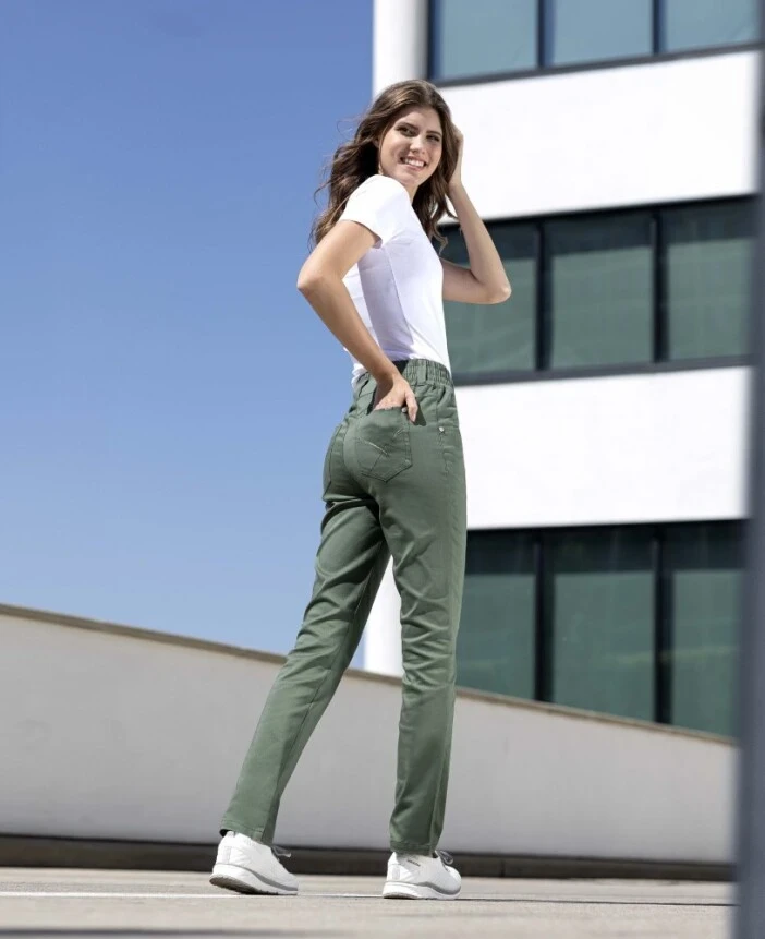Pantaloni JASVENA kaki